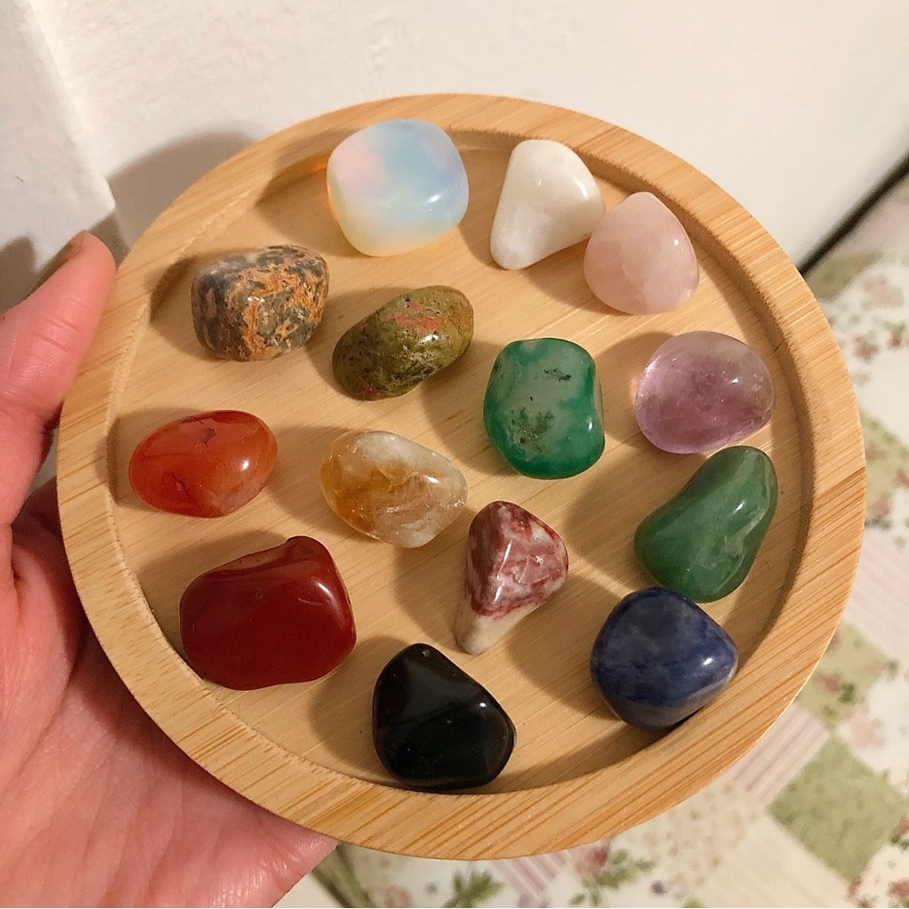 ☽ Set of 14 Tumbled Stones - Chakra Colors Theme ☾ - Picture 2 of 3